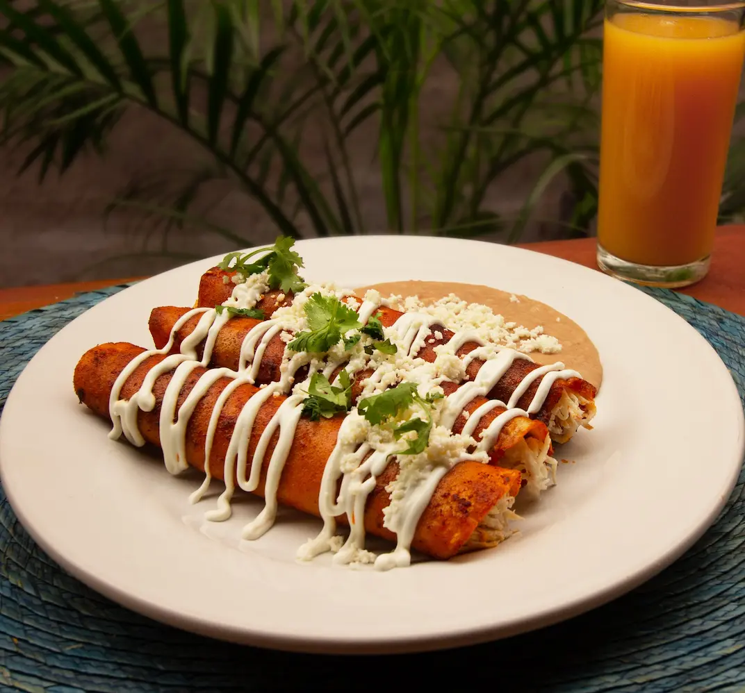 enchiladas rojas con pollo